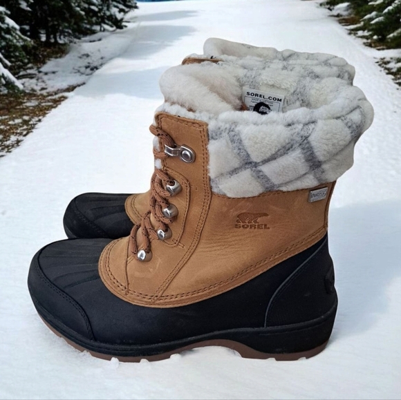 Sorel Shoes - Sorel Tan and Black Winter Boots